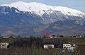 Il Col Visentin da Castello Roganzuolo (la freccia indica la 'caseta' di Tiziano)