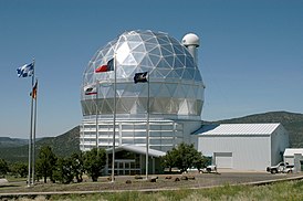 Телескоп Хобби-Эберли в обсерватории Мак-Доналд 28 октября 2006 года.