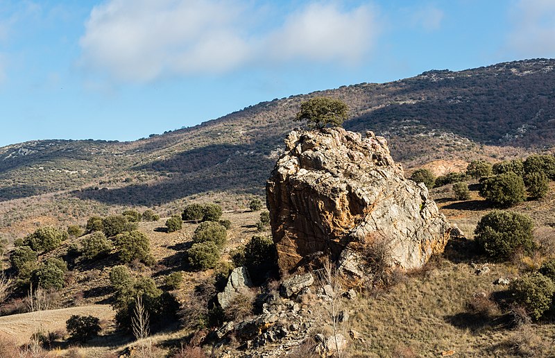 File:Piedra del Tormo, Fombuena, Zaragoza, España, 2017-01-04, DD 55.jpg