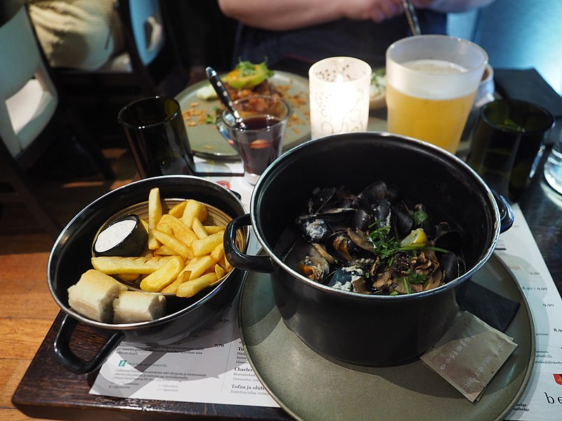 File:Moules-frites at restaurant Belge.jpg