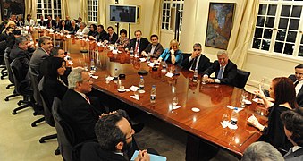 Cristina Kirchner con candidatos a legisladores nacionales en Olivos.jpg