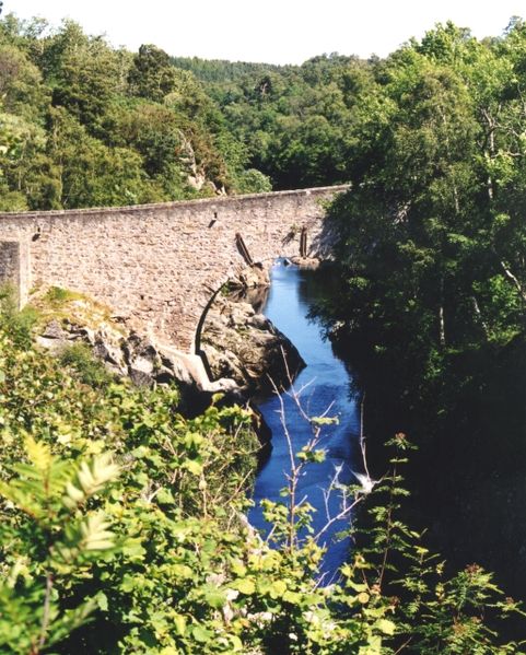 File:Dulsie Bridge - geograph.org.uk - 6082.jpg