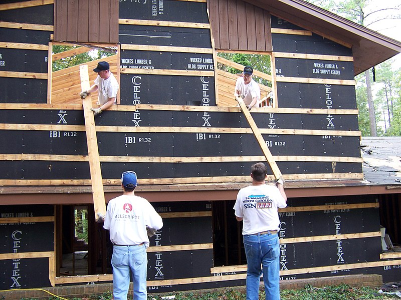 File:US Navy 061019-N-5531C-002 Sailors assigned to the Virginia-class fast-attack submarine North Carolina (SSN 777) participate in a Habitat for Humanity project as a part of Navy Week.jpg