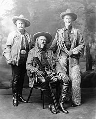 Buffalo Bill (centre), Pawnee Bill (esquèrra) e Buffalo Jones