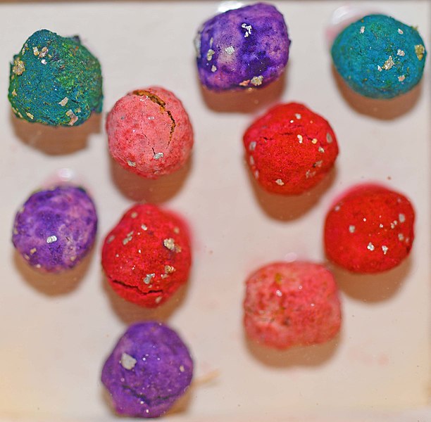 File:Cracker Balls - 2 (35226029010).jpg