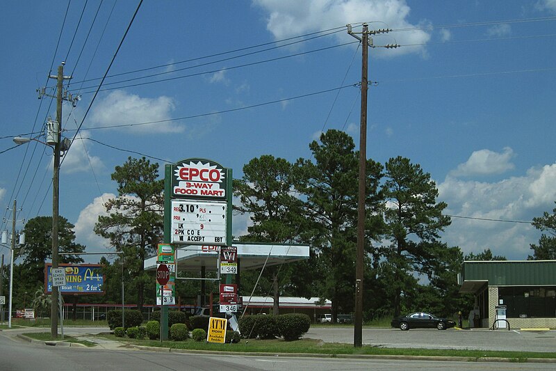 File:Epco Gas Station (29397357022).jpg