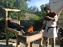 2009 - fête médiévale - Provins - un forgeron.JPG