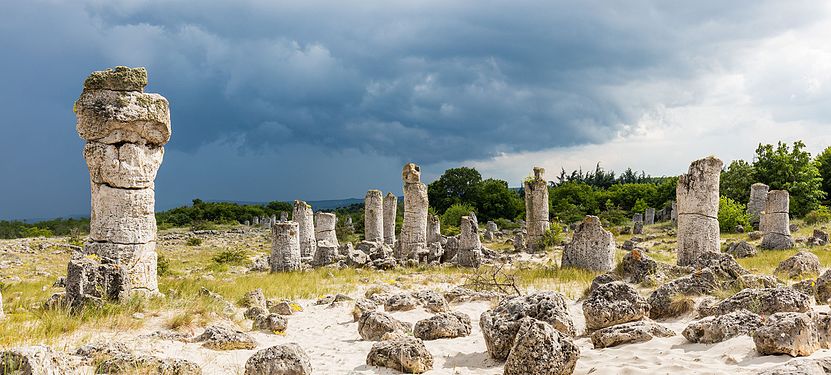 2. Platz: die Pobiti Kamani in Bulgarien (Diego Delso)