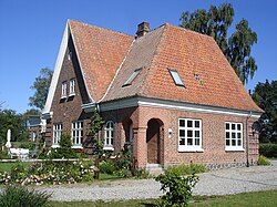 Skrøbelev Station fra vejsiden