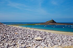 Vue de l'îlot Saint-Michel depuis la plage des Sables-d'Or