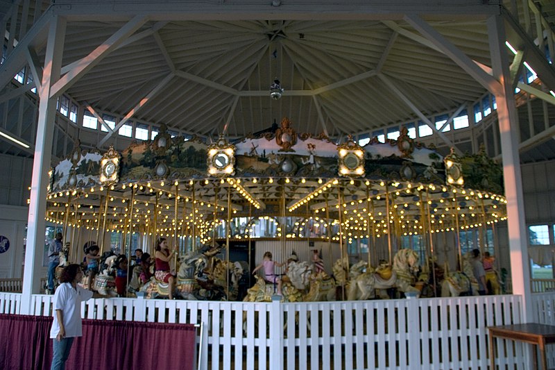 File:LighthousePointCarousel byVersageek.jpg