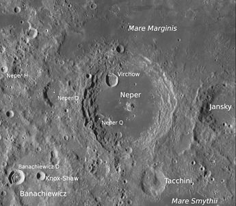 Cràter Banachiewicz (part inferior esquerra). Fotografia de la missió Lunar Reconnaissance Orbiter