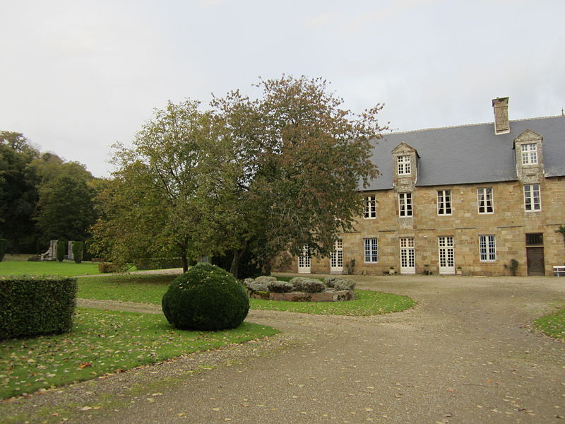 File:Abbaye de Montmorel - Logis abbatial.JPG