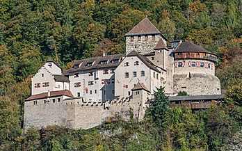 Le château de Vaduz (Liechtenstein). (définition réelle 7 730 × 4 831)