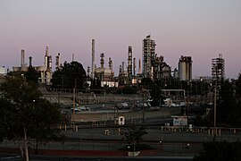 Oil refinery in Martinez, California.JPG