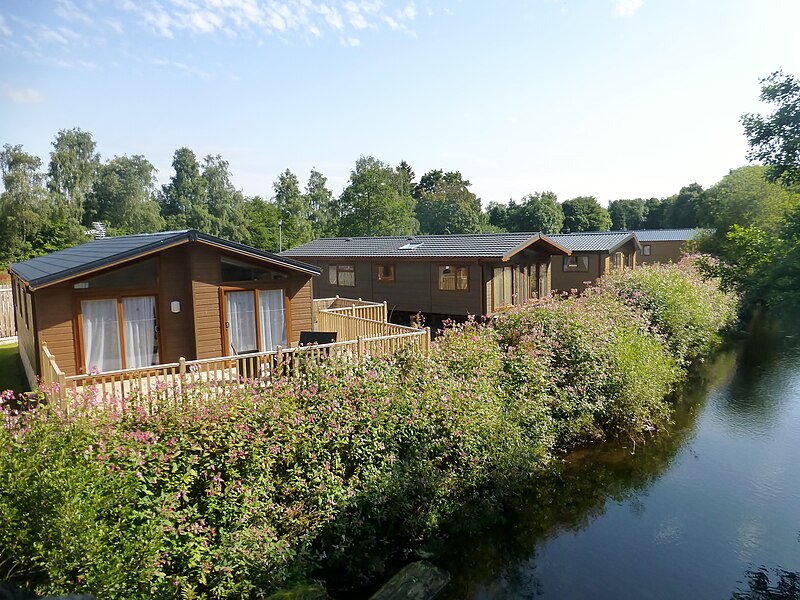 File:Holiday Accommodation - geograph.org.uk - 4633391.jpg