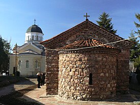 Вид монастыря и «старой» церкви