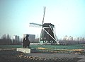 Han Wezelaar (sculptor). Rembrandt drawing at the Riekermolen. 1969.