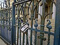 A Yiddish flag on the synagogue's fence