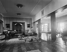 Interior of the governor apartments,1954, Dutch Cultural Heritage Agency