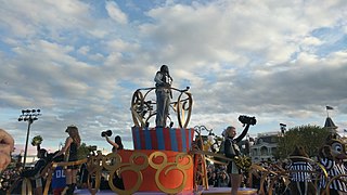 Griffin and Milton at the 2018 UCF Disney Parade (38670432075).jpg