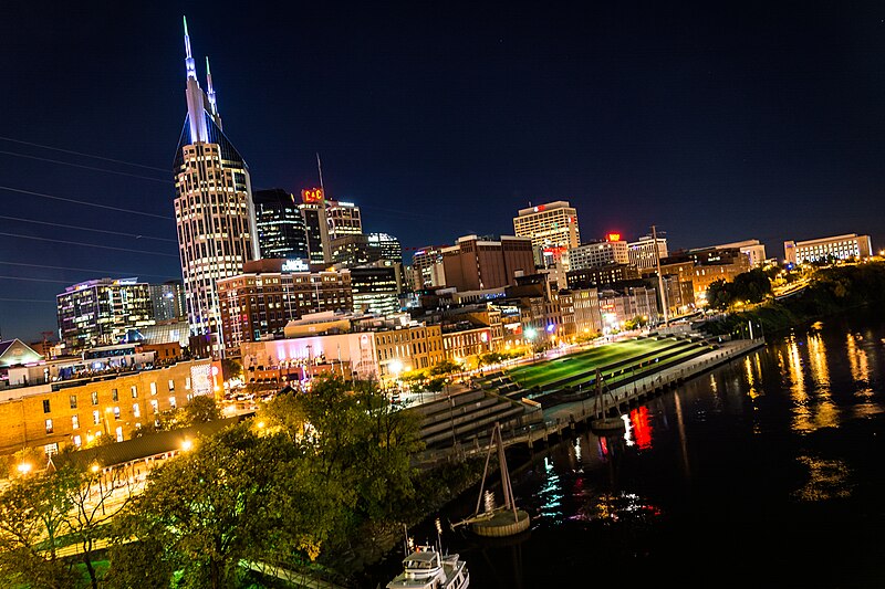 File:Nashville, TN at night34.jpg