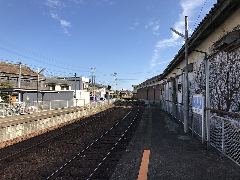 File:Platform of Kojiromachi Station 2.jpg