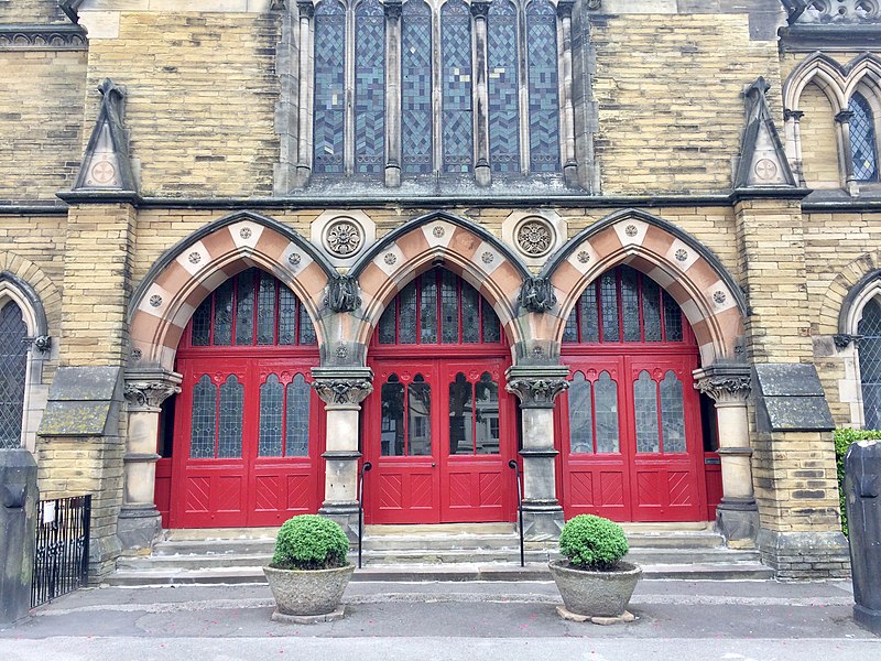 File:Triple arch entrance, Albemarle Baptist Church.jpg