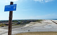 Hondsbossche Dünen mit sichtbarem alten Deich – Blick von Panoramadüne Richtung Süden (2015)