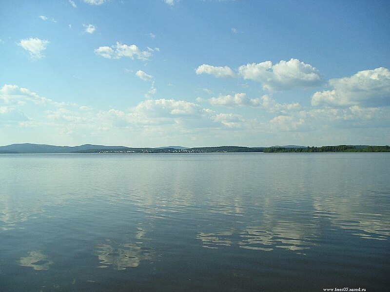 File:Isetskoe Lake (Summer Day View) - panoramio.jpg