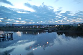 River clyde reflections (14275134460).jpg