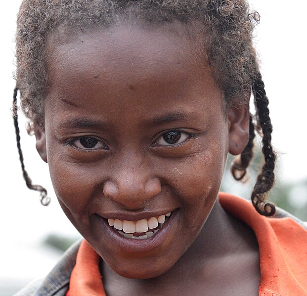 File:Oromo Girl, Ethiopia (16750098239).jpg