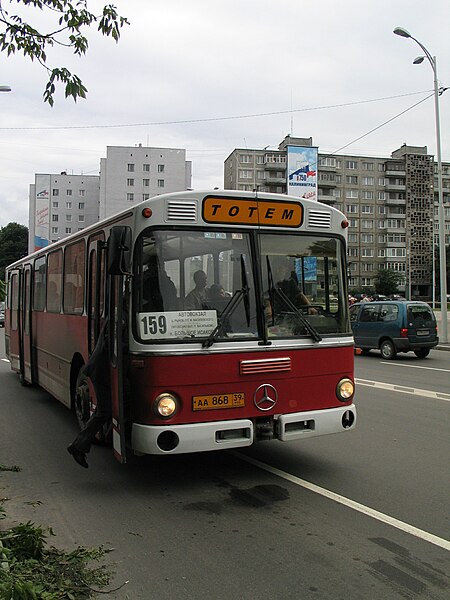 File:Mercedes-Benz bus in Kaliningrad.jpg