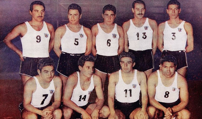 File:Colo Colo Básquetbol 1957.jpg