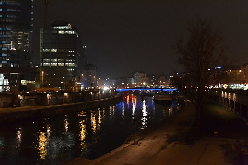 File:Danube in Vienna at night.jpg