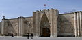 Sultono chanas − didžiausias karavansarajus Turkijoje. Fasadas, apie 1235 m.