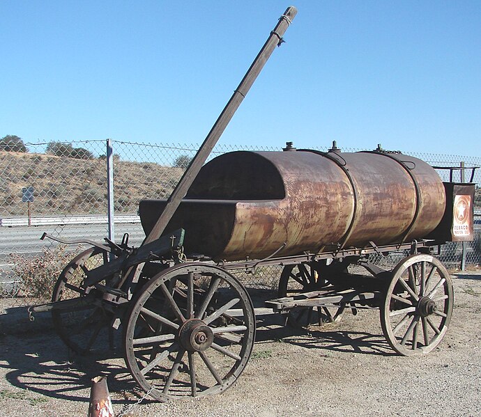 File:Tank Wagon 2, Summit Inn, Cajon Pass 8-24-12 (8263947453).jpg