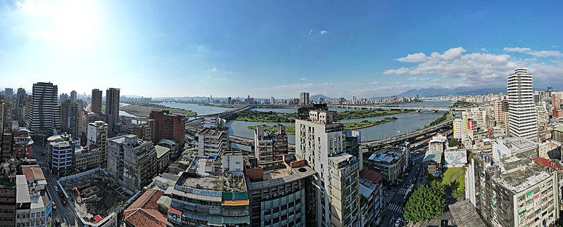 File:Aerial panorama of Taipei city's west side facing the Tamsui River.jpg