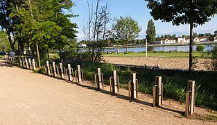 Arceaux vélo, plage des Célestins, Vichy 2.jpg