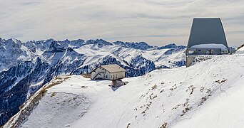 Die Bergstation der Col-Rodella-Seilbahn (rechts)