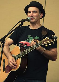 Eric Stuart under ett uppträdande i Phoenix, Arizona den 2 september 2016.