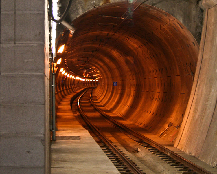 File:Light Rail Tunnel (3049010773).jpg