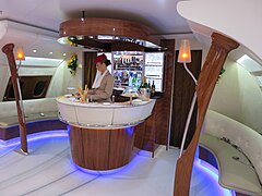 Estand de Emirates en ITB2016 representando el interior de un avión