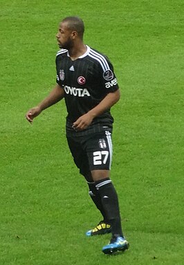 Sidnei in 2012 als speler van Beşiktaş