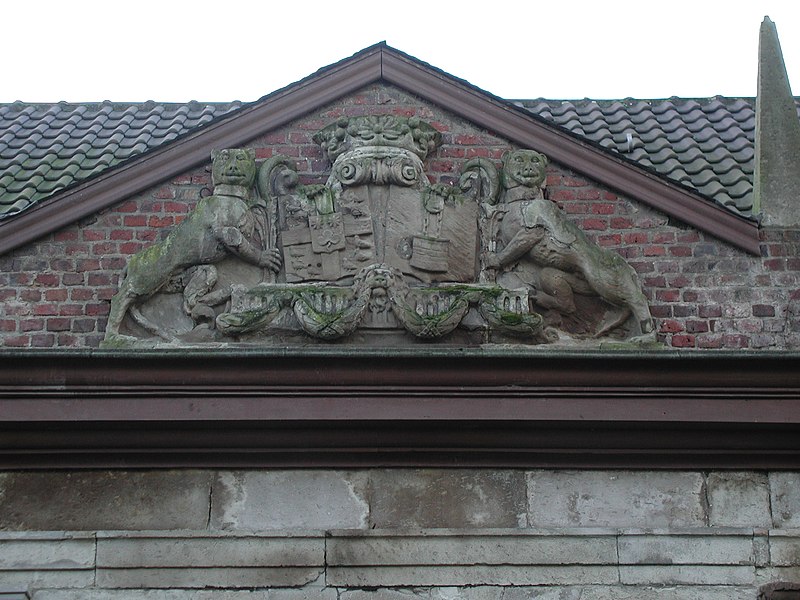 File:009-Wappen-der-Burg.JPG