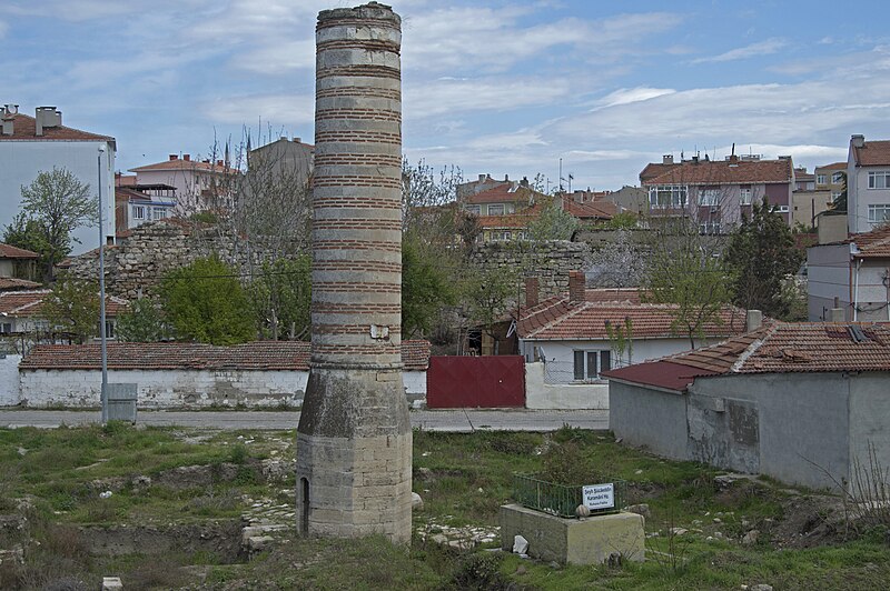 File:Edirne Unidentifed minaret remains 2017 3426.jpg