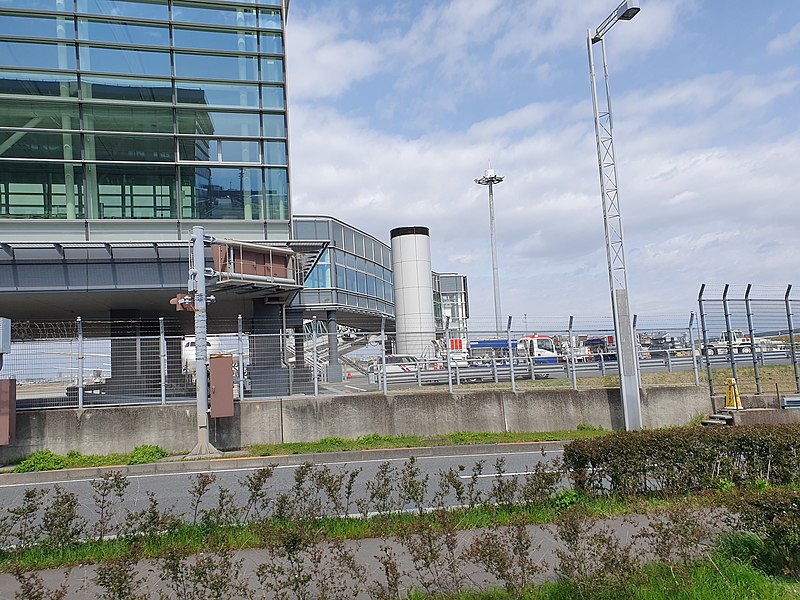 File:Landscapes of Haneda, shot from the free shuttle bus 34.jpg