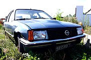 Opel Rekord 2.1 D. Отличительная черта дизельного Rekord — капот с выступом