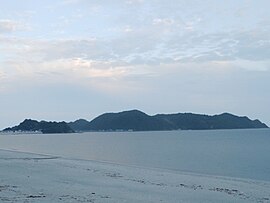 脇岬付近から眺めた樺島