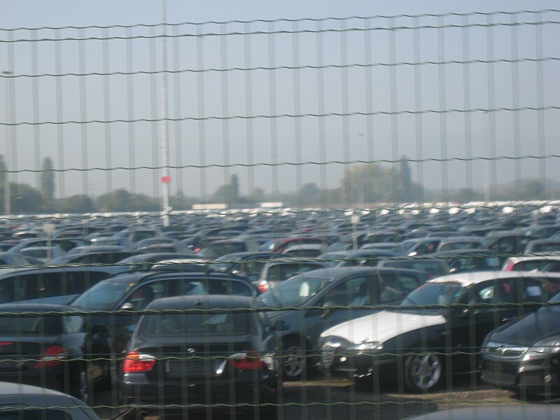 File:Kippenheim vehicles logistics giant parking lot 9.jpg